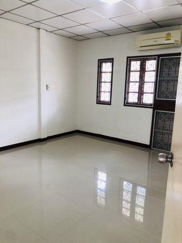 ขายทาวน์เฮ้าส์ 2 ชั้น 18.8 ตร.วา หมู่บ้านเย็นสุข ลาดพร้าว 87 แยก 8 9