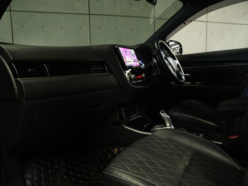 2021 Mitsubishi Outlander PHEV 2.4 (ปี 20-26) GT Premium 4WD SUV AT B3539 รูปที่ 14