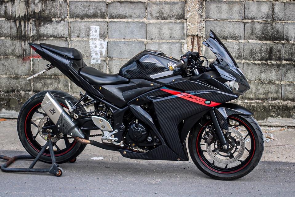 Yamaha R3 4