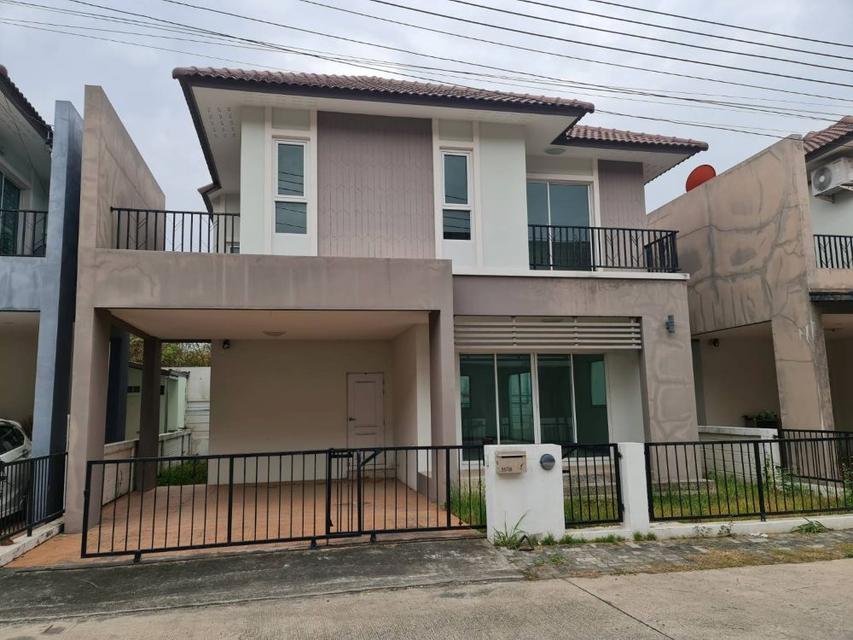 ขายบ้านแฝด 2 ชั้น 3 ห้องนอน หมู่บ้านเดอะ ฟอเรสต์ ฮิลล์ บ่อวิน-ศรีราชา ทำเลดี เดินทางสะดวก
