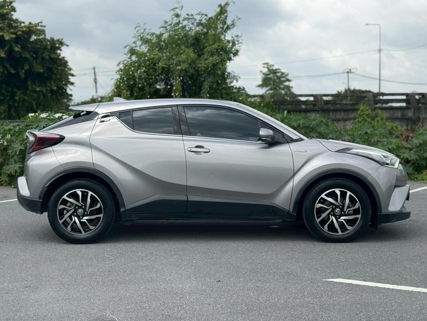 Toyota C-HR Hybrid  HV  TOP  ปี 2018  สีเทา   ออโต้  สภาพเยี่ยม ป้ายแดง มือเดียว 6