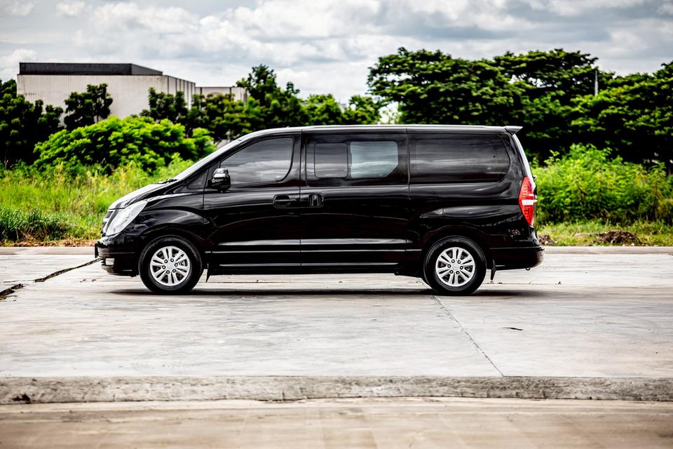 Hyundai H1 Deluxe 2.5 ดีเซล เกียร์ออโต้ สีบรอน ปี 2011 รถสวยสภาพดีมากๆ 10