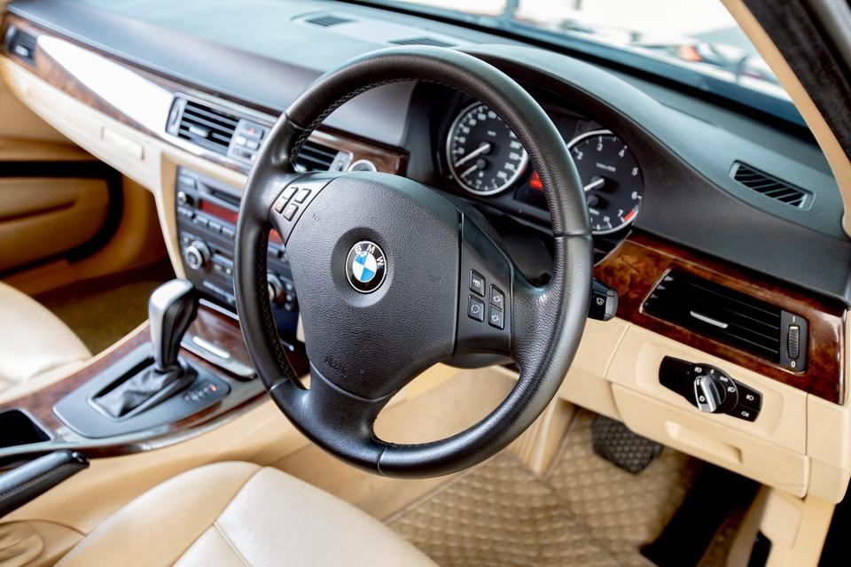 Bmw 318i ปี 2010 สีดำ มือเดียวป้ายแดง 14