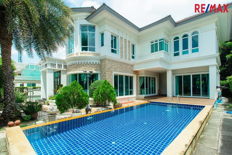 บ้านเดี่ยว แกรนด์ บางกอก บูเลอร์วาร์ด เพชรเกษม - ปิ่นเกล้า ถ.กาญจนาภิเษก บางแค มีสระว่ายน้ำส่วนตัว 179.1 ตร.ว.   5