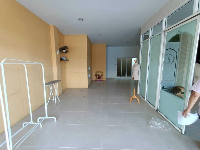 ขายอาคารพาณิชย์ 3 ชั้น หลังมุม ประเวศ สวนหลวง ร.9 (N.644) 12