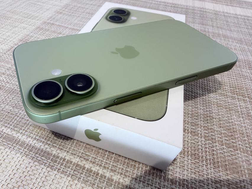 iPhone 17 สีเขียว   256 ประกันศูนย์ แบตเตอรี่ 100% รับเทิร์นเครื่องเก่าให้ราคาสูง รูปที่ 3