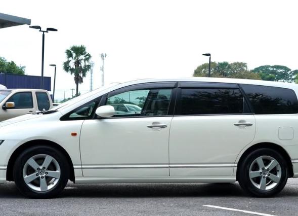 Honda Odyssey สีขาวเหมือนใหม่ 4