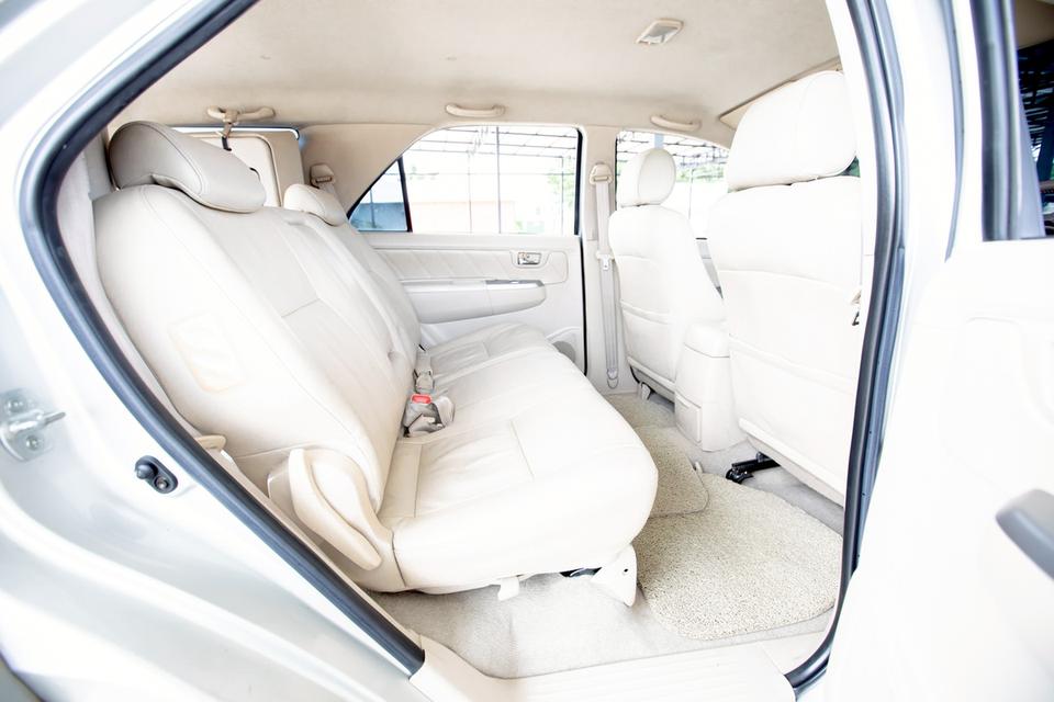 TOYOTA FORTUNER 3.0V 4WD สีเทา เกียร์ออโต้ ปี 2006 สวยสภาพดี 14