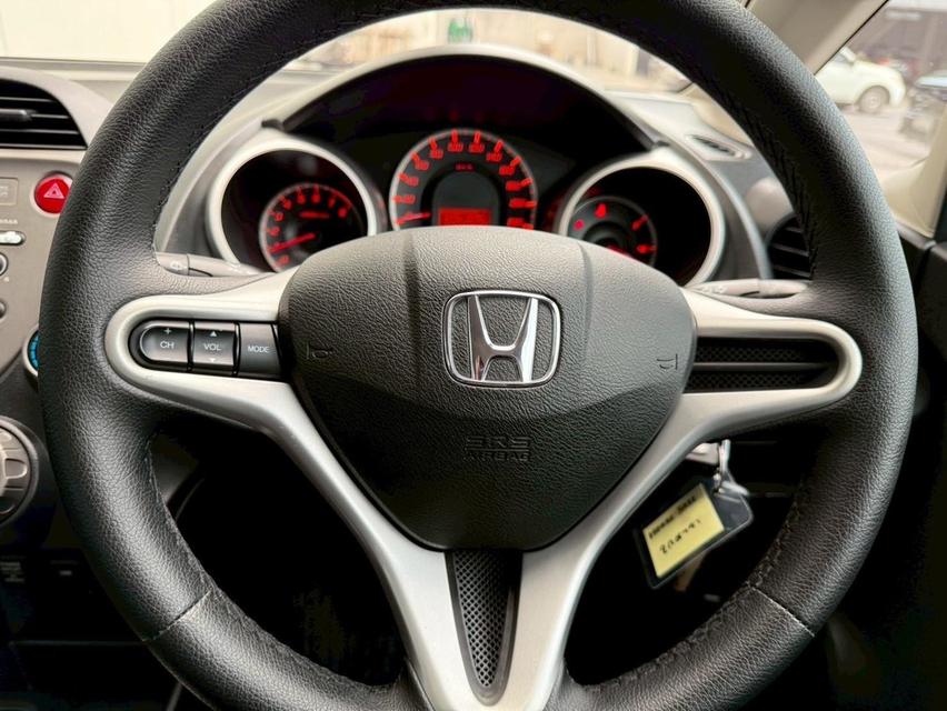  HONDA JAZZ 1.5V i-VTEC 2013 สีฟ้า MINOR CHANGE มือเดียว 8