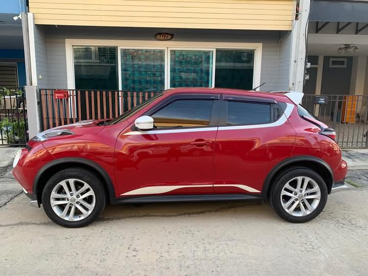 Nissan Juke สีแดง 4