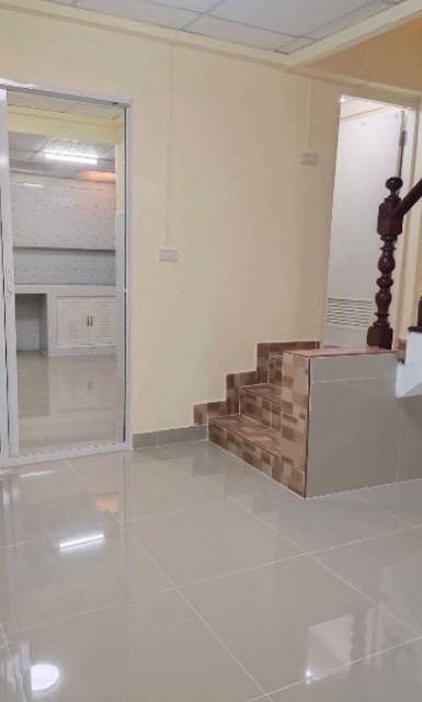 ขายทาวน์เฮ้าส์ 2 ชั้น รีโนเวทใหม่ทั้งหลัง หมู่บ้านฉัตรแก้ว ถนนแฮปปี้แลนด์ ใกล้เดอะมอลล์บางกะปิ โลตัสบางกะปิ ตลาดบางกะปิ 4