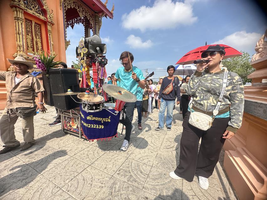 รับจ้างดนตรีแห่เทียน ดนตรีแห่เข้าพรรษา ดนตรีแห่กฐิน ดนตรีแห่ผ้าป่า 