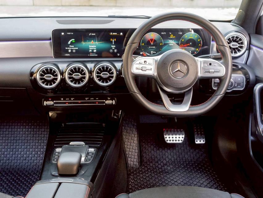 Mercedes Benz A200 AMG ปี จด 2021 17