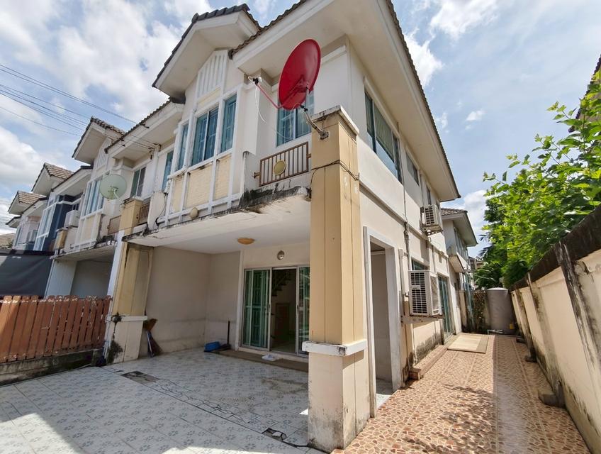 หมู่บ้านพฤกษาวิลล์ 16 ถนนรังสิต – นครนายก ต.ประชาธิปัตย์ อ.ธัญบุรี จ.ปทุมธานี