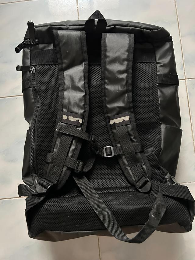 เป้ FILA Square Backpack ของแท้ จุเยอะ 30L มีช่องแยกใส่รองเท้า สภาพใช้งาน (ส่งฟรี!) รูปย่อยที่ 4