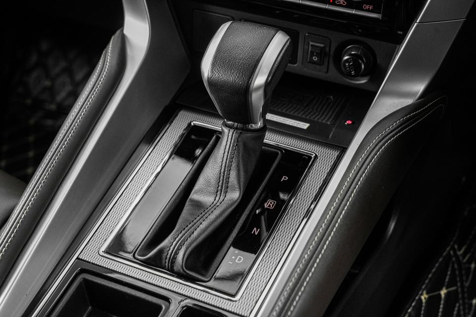 2020 Mitsubishi Pajero Sport 2.4 GT Premium Elite Edition 2WD SUV AT ดำ ไมล์ 39790 กม. 10