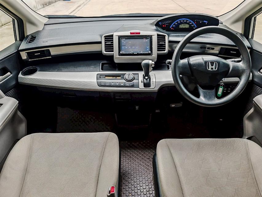 2011 HONDA FREED 1.5E 6
