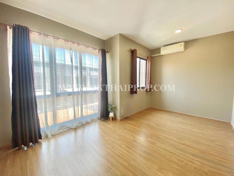 ทาวน์โฮม พลีโน่ พระราม 9-กรุงเทพกรีฑา 2 8