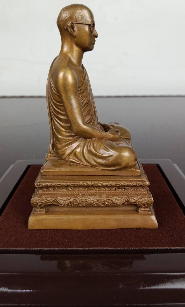 658.พระบรมรูปในหลวงทรงผนวช พลังแผ่นดิน ปี 2554 รูปที่ 5