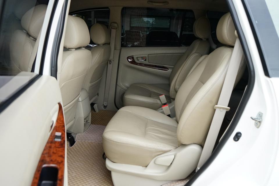 2011 TOYOTA INNOVA 2.0V 14
