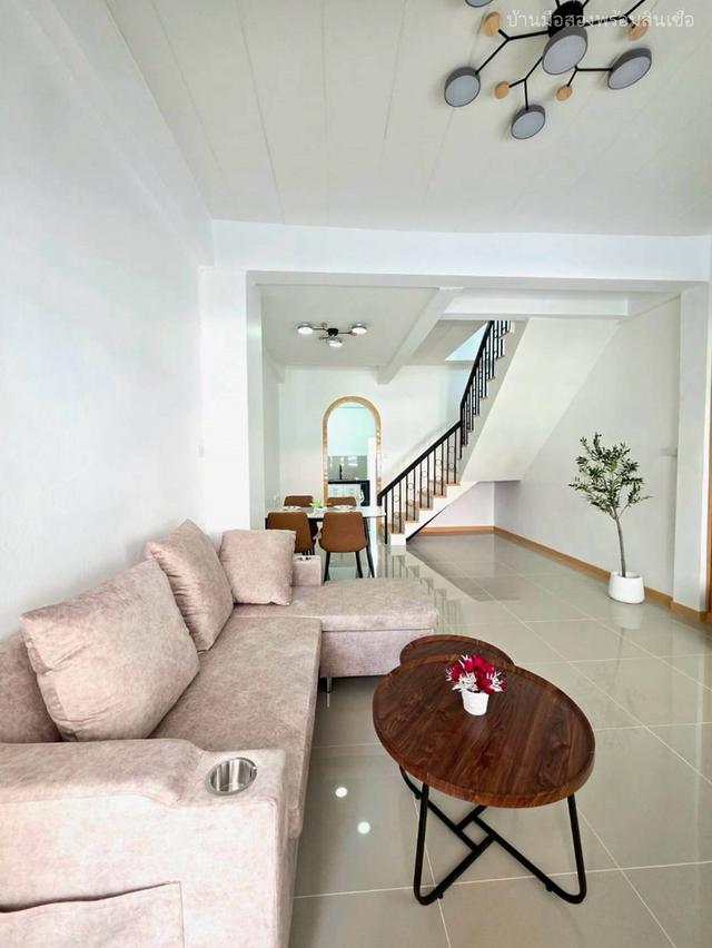 หมู่บ้านรุ่งกิจ 4 ถนนร่มเกล้า 11