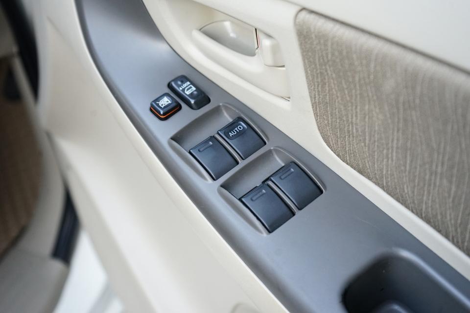 2013 TOYOTA INNOVA 2.0G OPTION 12
