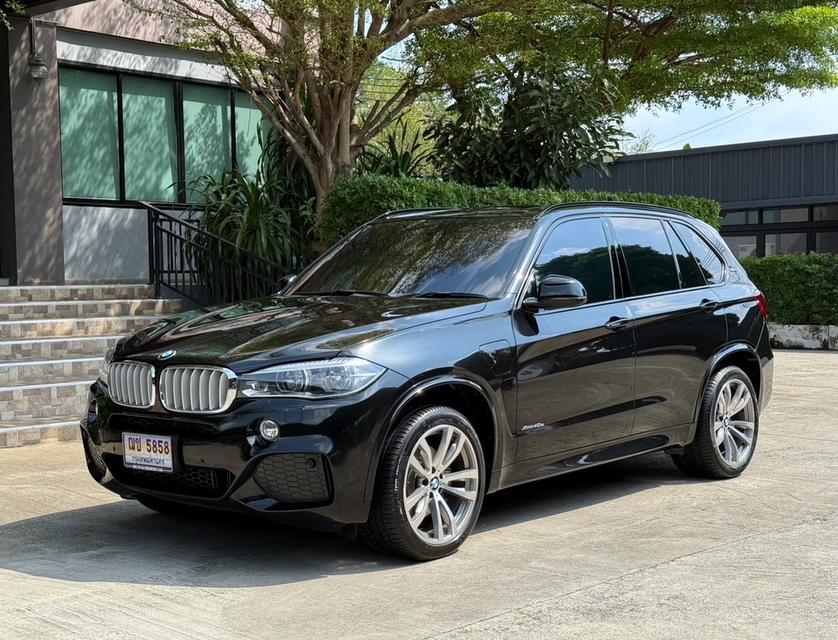 2017 BMW X5 F15 MSPORT รถมือเดียวออกป้ายแดง รถวิ่งน้อย รถเข้าศูนย์ทุกระยะ รถไม่เคยมีอุบัติเหตุครับ 4