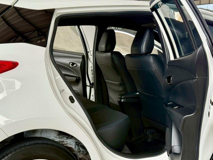 Toyota yaris 9