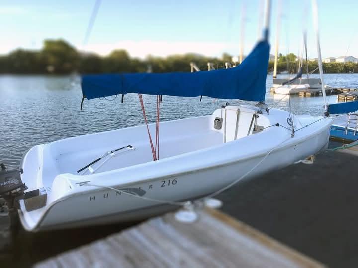 Hunter 216 Swing Keel  4