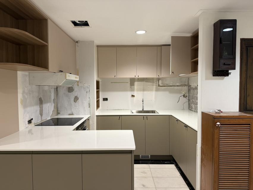 For Rent Condo Lake Avenue 1