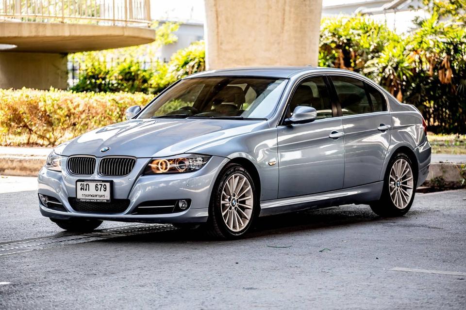 Bmw 320d 2.0 ปี 2011 สีเทา สวยสภาพดี เครื่องยนต์ดีเซล