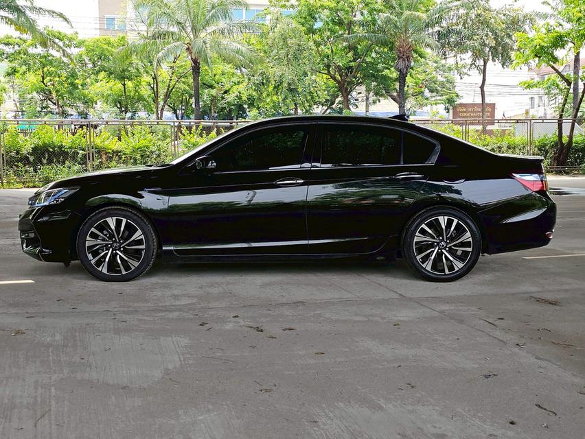 Honda Accord 2.0 Hybrid Tech Sunroof
