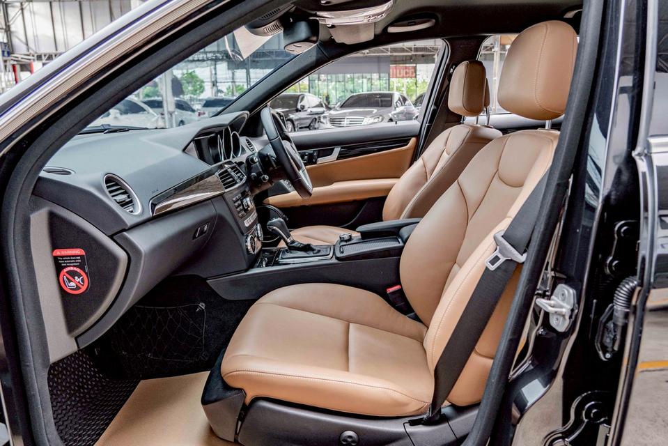 รหัสรถ NP6136 BENZ C250 AVANTGARDE 2013 14