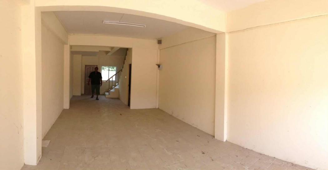 ขายตึกแถว 3 ชั้น ใกล้ตลาดบ้านใหม่ 100 ปี จ.ฉะเชิงเทรา พื้นที่ 20.5 ตร.ว. | บ้านเพิ่งรีโนเวทใหม่ พร้อมเข้าอยู่ 4