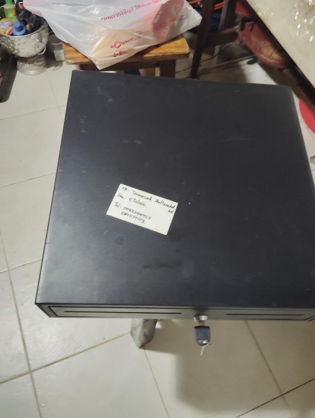 เก๊ะเก็บเงิน สำหรับเครื่องโพส ขนาด40x40x10cm มีกุญแจ