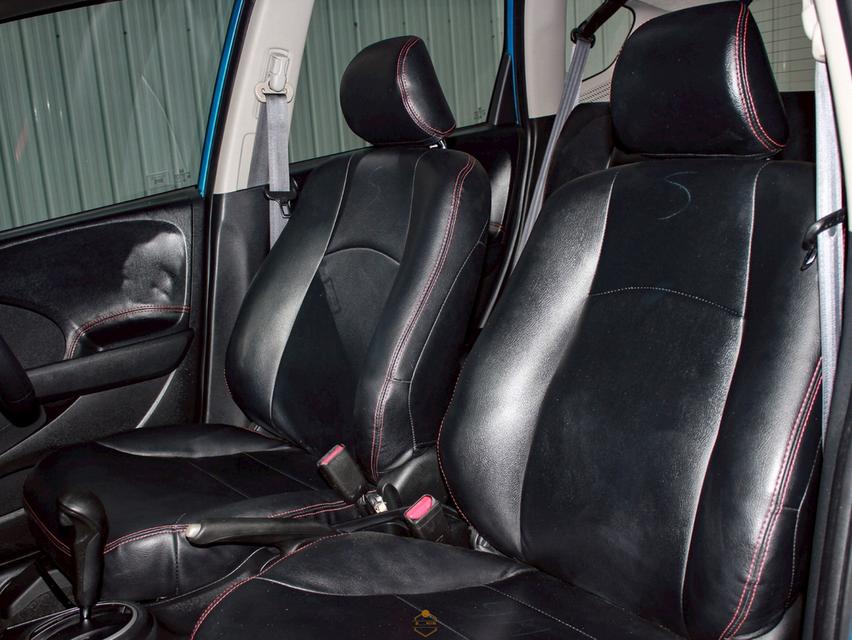 รถ Honda Jazz 13