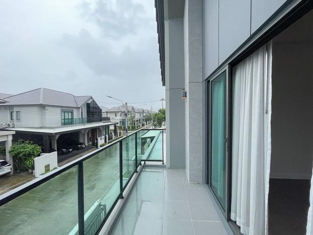 บางกอก บูเลอวาร์ด พระราม 5 ใกล้ถนนนครอินทร์ และ ร.ร.เด่นหล้า พระราม 5 2