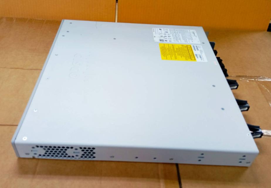 Cisco C9300L-48P-4X-E  มือสอง ทดสอบแล้ว ประกัน 1 ปี จากผู้ขาย 3