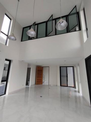 ให้เช่าอาคาร 3.5 ชั้น 2 ห้องนอน 3 ห้องทำงาน 4 ห้องน้ำ 5 ที่จอดรถ รัชดาภิเษก 32 2