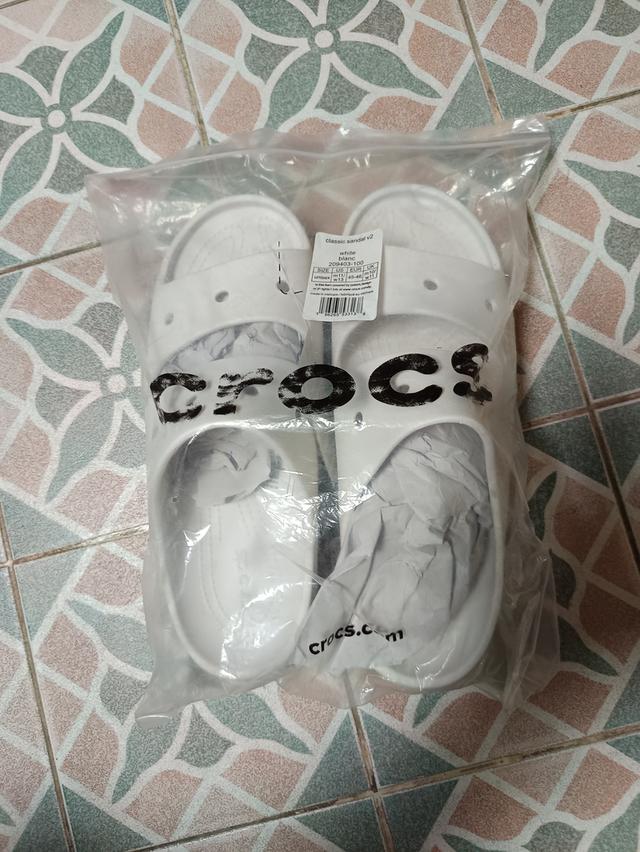 Crocs รองแท้าแตะ สีขาว