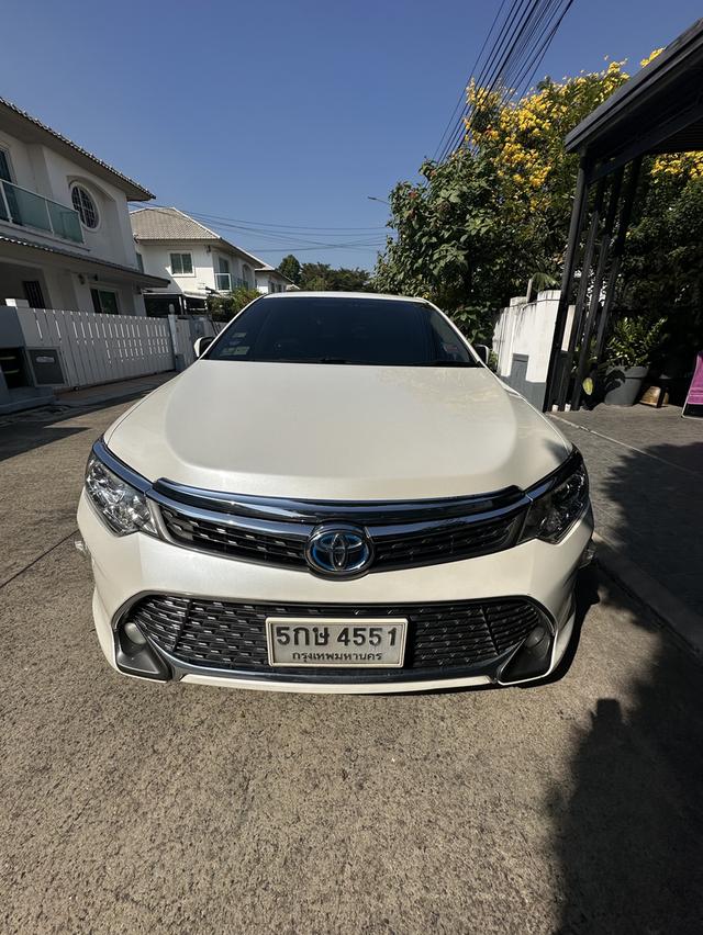 ขายด่วน Toyota camry hybrid navigator ปี 2015