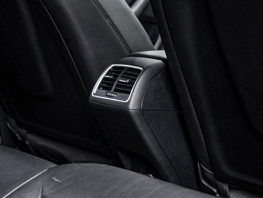 Audi Q3 2.0 Quattro SUV ปี 2014 รถศูนย์ Audi มือเดียวป้ายแดง 18