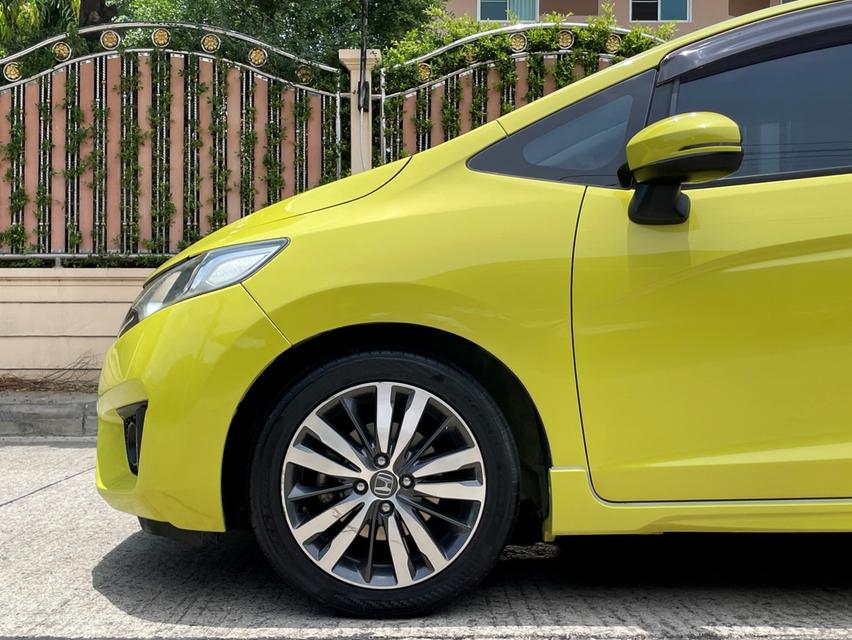 รหัสรถ DWC7711 HONDA JAZZ GK 1.5 SV ปี 2014 เกียร์AUTO สภาพนางฟ้า 6