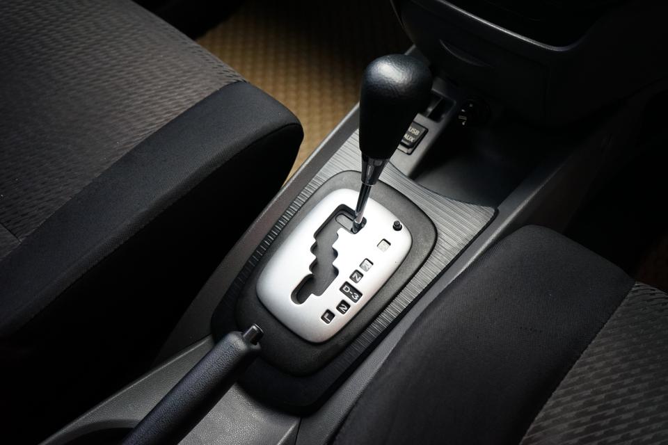 2013 TOYOTA AVANZA 1.5S 12