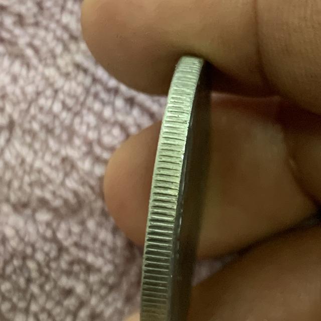 เหรียญกษาปณ์ที่ระลึก พระราชพิธีมหามงคลเฉลิมพระชนมพรรษา 6 รอบ (72 พรรษา) รูปที่ 3