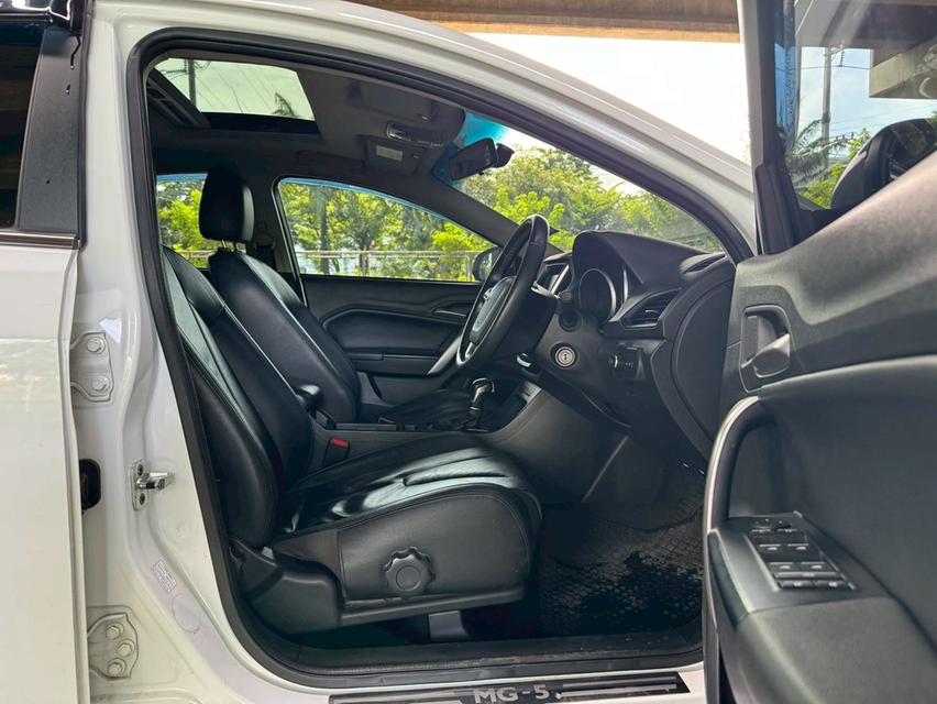 MG 5 1.5 Tubo X Sunroof AT ปี 2019 14