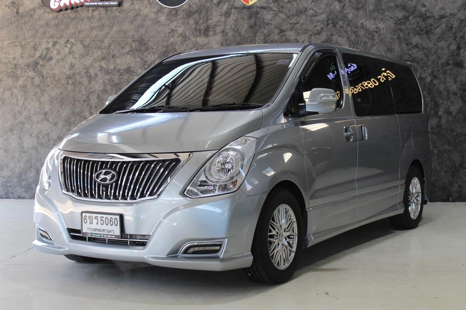 รหัสรถ JRS5060 Hyundai Grand Starex 2016 สีเทา