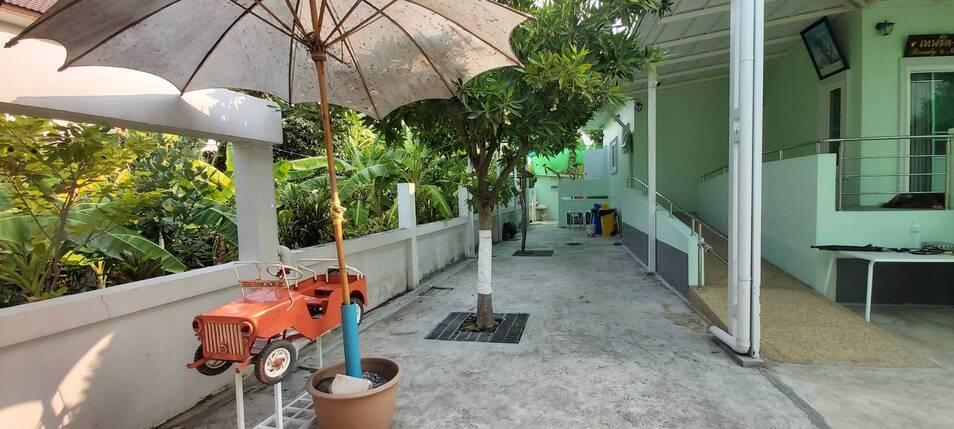 ให้เช่าบ้านสวนไทรม้าขนาด 200 ตรว มี 2 นอน 4 น้ำ  ห้องโถง ครัว พร้อมสวน 7