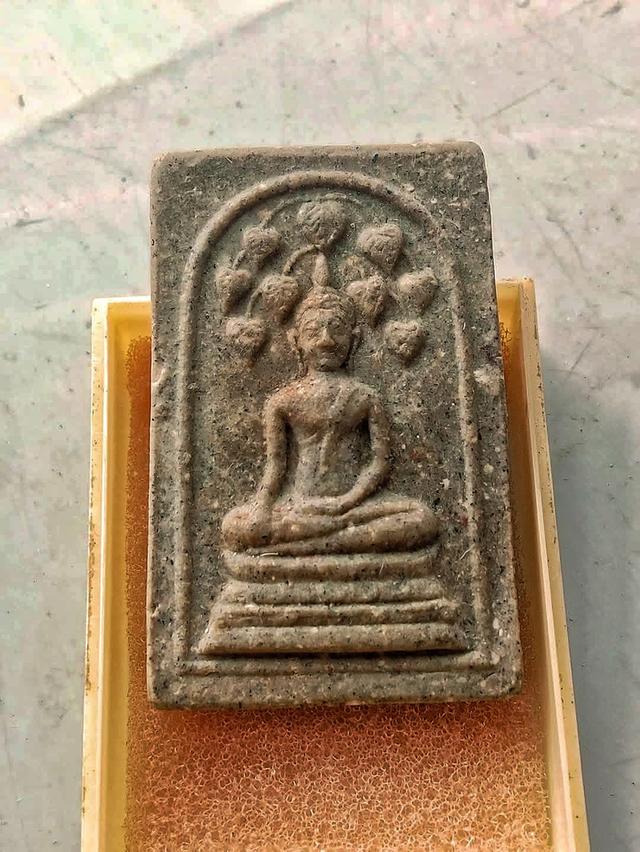 สมเด็จปรกโพธิ์ 9 ใบ พุทธะสังมิ 