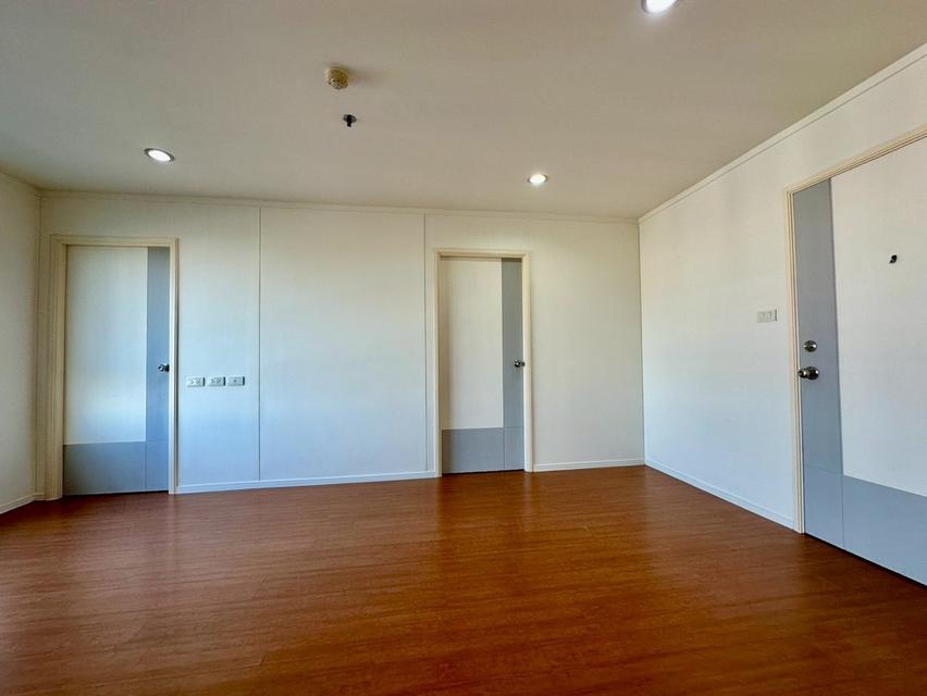 คอนโดมิเนียม ลุมพินีพาร์ค ติดรถไฟฟ้า 2